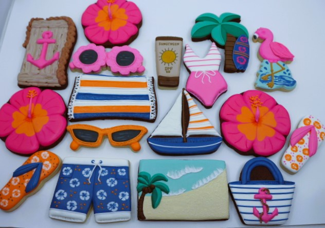 If you're going to the beach today, don't forget your sunscreen ☀️🏖️🩴
#sugarcookies