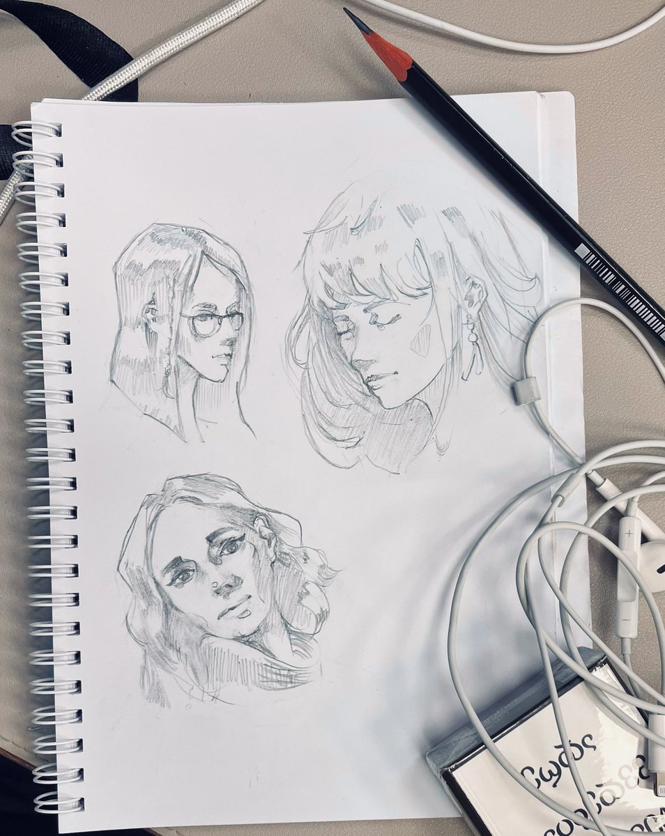 Стадики мои, стадики. 
Олесю Шацкову рисовал внизу, кстати. Чуть-чуть похоже