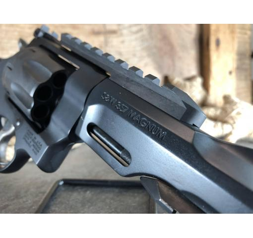 harveyspistols's tweet photo. Friends - Here's one we don't see everyday!...  a clean used S&W Performance Center .357 Magnum revolver; It's on our auction site!  Remember our 10% down, 10-payment, Marriage-Saver (TM) layaway is here for you for $10 additional if it helps!  Check it out and Good luck!  :D  ~Harvey

https://t.co/itZRONTlcl