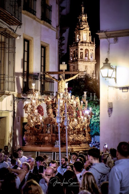 Yo soy la resurrección y la vida; el que cree en mí, aunque esté muerto, vivirá. Y todo aquel que vive y cree en mí, no morirá eternamente.
🖋: Juan 11, 25
📸: Juan Luis Seco
#viernesdeprovidencia #serprovidentes