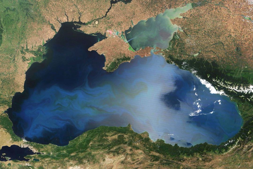 The Black Sea has been under pressure for over 60 years. ⚓

A new EU-backed model provides vital data to guide future action.

The ‘Blue2’ model gives policymakers a baseline to tackle stressors, from food webs to fishing fleets. ⬇️
environment.ec.europa.eu/news/new-model…

#SfEP