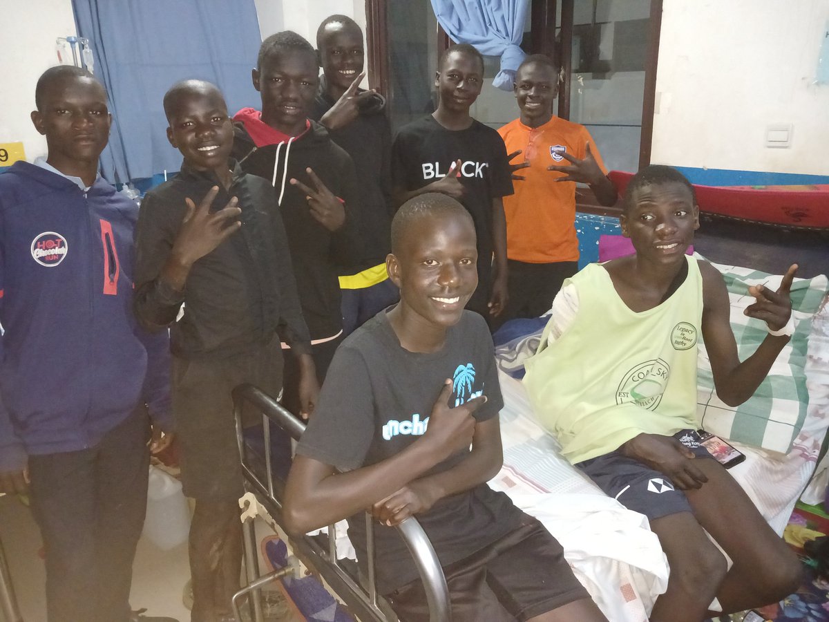 Sniper update

Sniper was prepped at ~9.30am this morning for surgery, but it was delayed until ~1.30pm because his blood pressure was too high. Surgery went well. He came out at ~4.30pm, in pain 😢 but 3 hours later I've found him smiling &amp; surrounded by most of his friends. 🥰