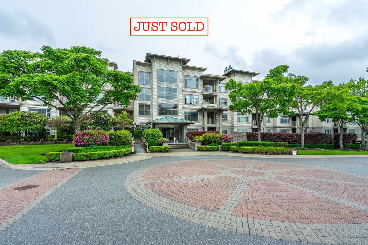 perryhoogveld's tweet photo. https://t.co/OPO6ONUi70 Service that Follows the Sale
Congratulations to my clients D. &amp; N. for the SALE of this fabulous condo. Thank you for your trust throughout the process &amp; for allowing me to be that professional for you. Working with you has been a pleasure and an honour. https://t.co/d3iv0te2wp