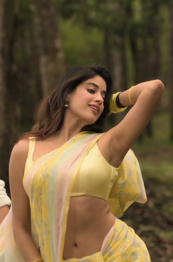 GxHtksoagAAP7o0?format=jpg&name=900x900