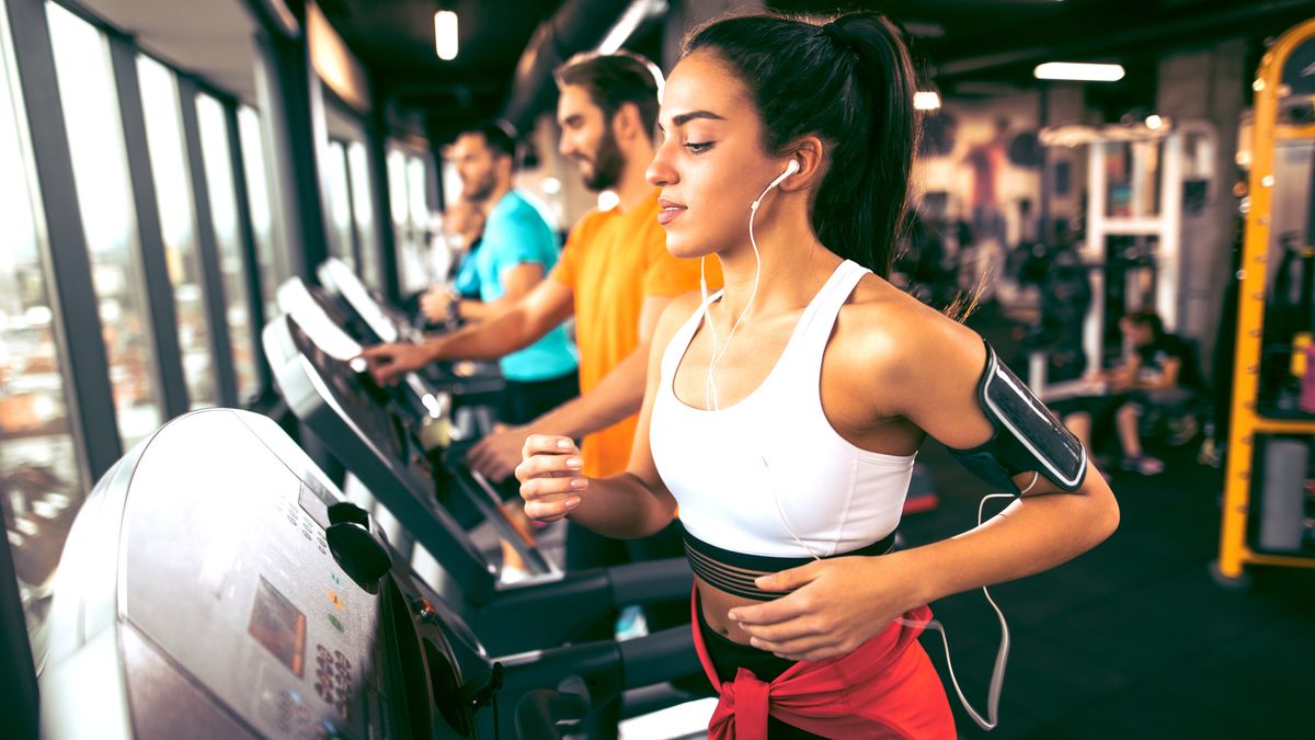 YQQ8S's tweet photo. Focused. Fueled. Unstoppable. 🎧🏃‍♀️
Whether it’s day 1 or day 100, every step on that treadmill is a step closer to your goals.
Plug in, zone in, and keep going.
#FitnessJourney #CardioGoals #TrainHard #FitVibes 💪🔥🎶 https://t.co/LgMlMXNd8z