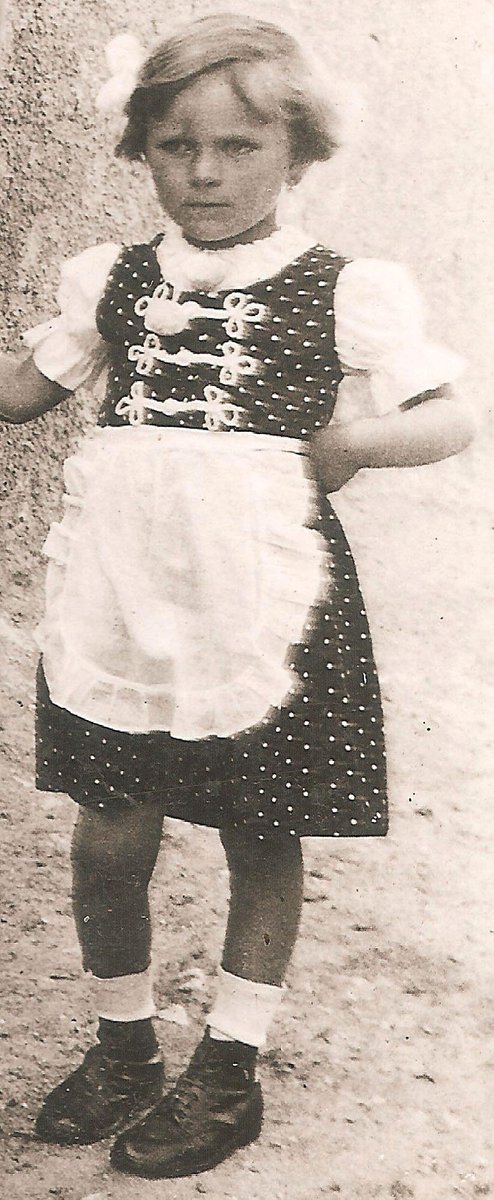 30 July 1933 | A Hungarian Jewish girl, Gabriella Markusz, was born.

In July 1944 she was deported to #Auschwitz and murdered in a gas chamber.