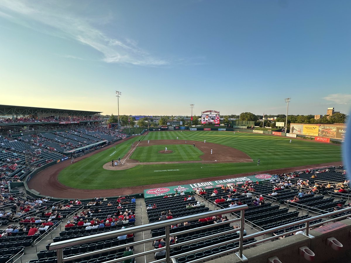 efactory (@efactorysgf) on Twitter photo What a night! ā¾ļø We had an absolute blast with our amazing members at the <a href="/Sgf_Cardinals/">Springfield Cardinals</a> game! A huge thank you to our friends at the <a href="/SGFChamber/">SGF Mo. Chamber</a> for the sweet suite seats. There's nothing better than cheering on our team with our favorite people! š What a night! ā¾ļø We had an absolute blast with our amazing members at the <a href="/Sgf_Cardinals/">Springfield Cardinals</a> game! A huge thank you to our friends at the <a href="/SGFChamber/">SGF Mo. Chamber</a> for the sweet suite seats. There's nothing better than cheering on our team with our favorite people! š