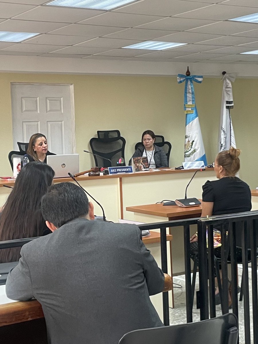 ⚠️ Tras 120 audiencias, hoy el Tribunal Séptimo escuchó las peticiones de sobrevivientes y familiares de victimas y aplazó la continuación del juicio para el 12 de agosto, día en que se dará la última palabra a los acusados previo a una sentencia. #CasoHogarSeguro