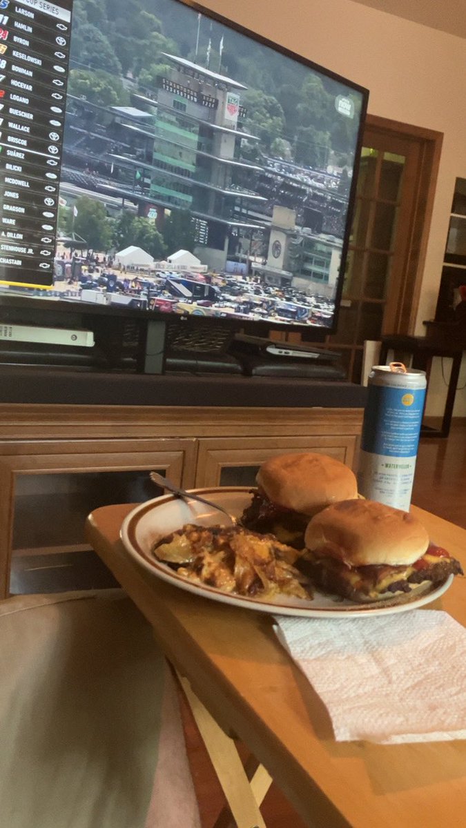 Jon -Commissions Closed- tweet media