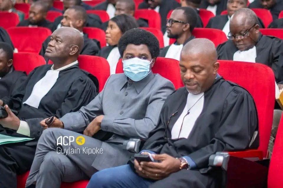 Josaphat mbiya 🇨🇩 (@josaphatmbiya) on Twitter photo Un procès orchestré par les mafieux parce qu'il gênait leurs intérêts en oubliant qu'il est juriste ça va mal finir.
<a href="/ConstantMutamba/">Constant Mutamba</a> Un procès orchestré par les mafieux parce qu'il gênait leurs intérêts en oubliant qu'il est juriste ça va mal finir.
<a href="/ConstantMutamba/">Constant Mutamba</a>