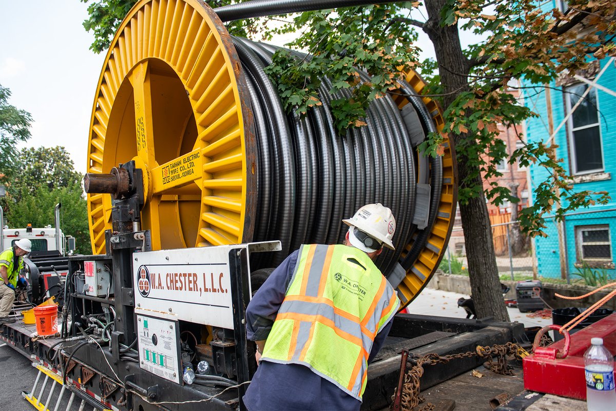 Pepco crews continue repairs at the 22nd St. NW substation. As of July 28, over 5,500 ft. of cable have been removed, new cable is being installed, and splicing is underway. Manholes on 11th St. NW have been cleared. Crews are working safely. Updates: spr.ly/6012fpn2O