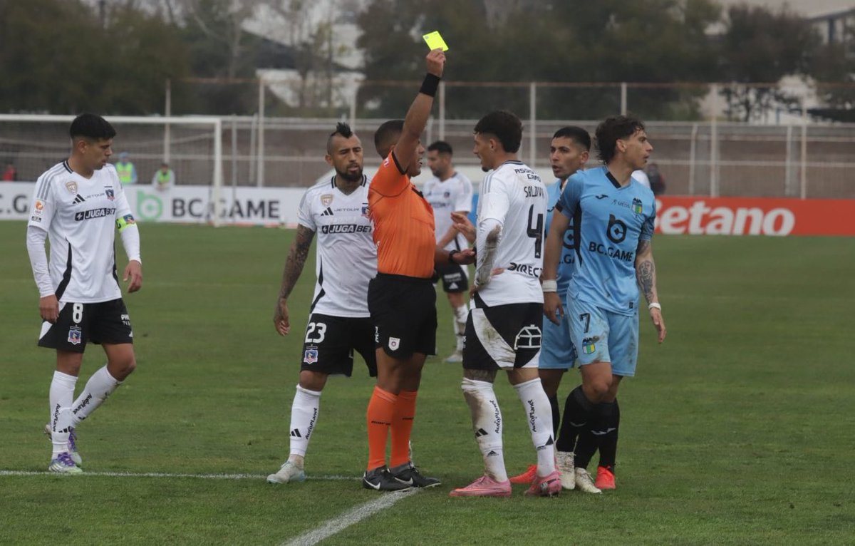 [HILO] 

El equipo más perjudicado por los arbitrajes en Chile: 

O’Higgins y los robos arbitrales que ha sufrido en 2025 👇