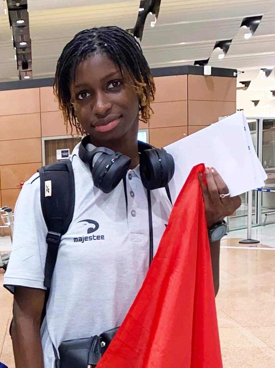 unchk_sn's tweet image. [#FiertéEtudiante]
Magatte NDIAYE, étudiante de la promotion 12 en MIC, rattaché à l’ENO de Guédiawaye, a fièrement représenté l’UN-CHK en athlétisme lors des Jeux mondiaux universitaires d’été de la FISU 2025, organisés en Allemagne 🇩🇪 du 16 au 27 juillet 2025.
#Kebetu #Unchk_sn