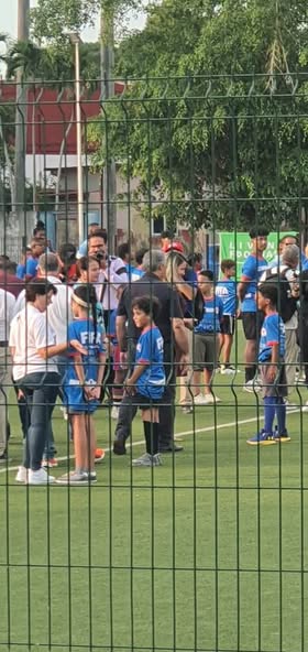 🇨🇺Este martes quedó reinaugurado el estadio de fútbol La Polar en la capital cubana. Un proyecto promovido por la FIFA permitirá impulsar la práctica de este deporte en escuelas de todo el país. 
Asistió Naima Ariatne Trujillo Barreto, ministra de Educación. 
#CubaMined 🇨🇺🇨🇺🇨🇺🇨🇺