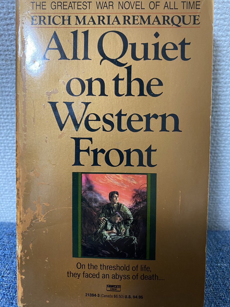 少し前の勉強会で言及された古い洋書が実家に残っていた。

邦題は、「西部戦線異常なし」
映画版も観たので、何となくストーリーは覚えてる。

時間かけて精読しないと理解するのは厳しいので、毎日少しずつ読んでいこう。

古すぎて、開いた途端に表紙が外れた。
