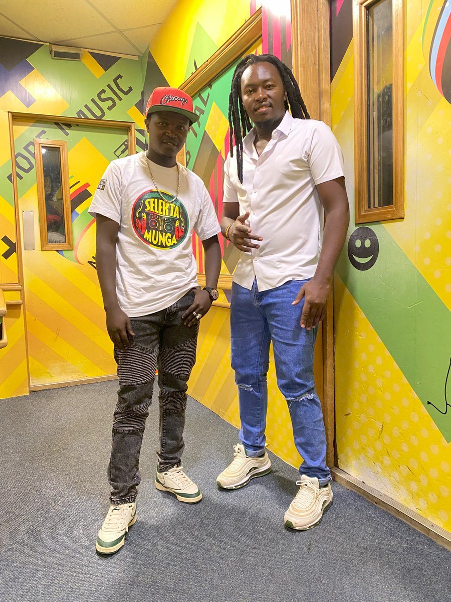Nation FM (@nationfmke) on Twitter photo Wagwan Rockerzz, Leo Show ni ya ma Lovey Dovey pale #rockersnationonnation
Utatupigia riba zako za mapenzi ukiwa area gani?
<a href="/shatttabway/">Shatta Bway</a> <a href="/SelectorMungake/">selector Munga</a> Wagwan Rockerzz, Leo Show ni ya ma Lovey Dovey pale #rockersnationonnation
Utatupigia riba zako za mapenzi ukiwa area gani?
<a href="/shatttabway/">Shatta Bway</a> <a href="/SelectorMungake/">selector Munga</a>