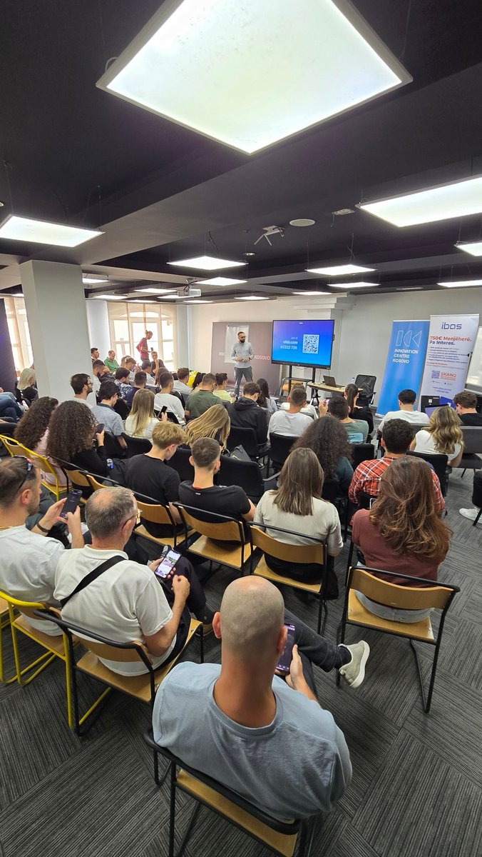 Shpend_Lila's tweet image. Happening now: full house #DataMeetup @ICKosovo 💥