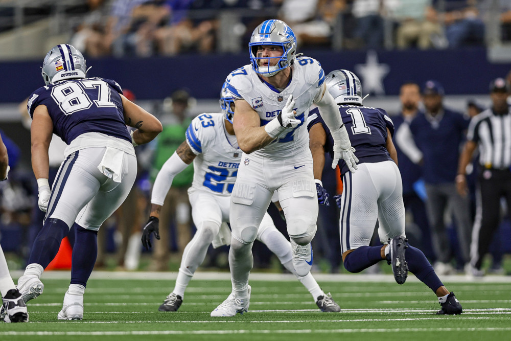 FantasyGuru.com (@fantasygurusite) on Twitter photo NFL Draft Guide Article 🚨
<a href="/PhilBackert/">Phil Backert</a> continues his #IDP League Player Breakdown series with the #NFC North! Stay tuned for more player breakdowns from each division for our #NFL Draft Guide 💥
👉fantasyguru.com/2025-idp-leagu…
#FantasyFootball #Football #OnePride NFL Draft Guide Article 🚨
<a href="/PhilBackert/">Phil Backert</a> continues his #IDP League Player Breakdown series with the #NFC North! Stay tuned for more player breakdowns from each division for our #NFL Draft Guide 💥
👉fantasyguru.com/2025-idp-leagu…
#FantasyFootball #Football #OnePride