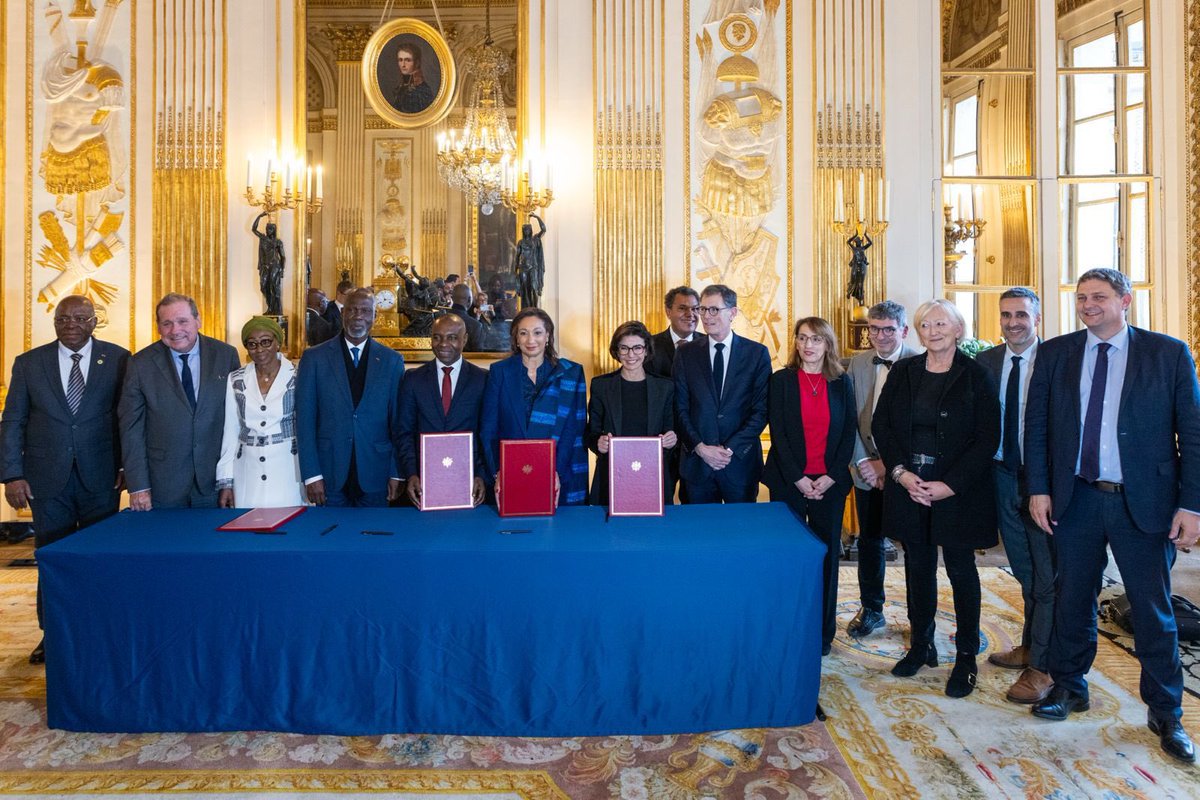 Rachida Dati ن (@datirachida) on Twitter photo Engagement tenu du Président de la République <a href="/EmmanuelMacron/">Emmanuel Macron</a> : restituer selon des critères précis, aux Etats qui en ont été privés des biens culturels appropriés de façon illicite dans un cadre clair où le principe d’inaliénabilité reste pleinement préservé.
Le texte que j’ai Engagement tenu du Président de la République <a href="/EmmanuelMacron/">Emmanuel Macron</a> : restituer selon des critères précis, aux Etats qui en ont été privés des biens culturels appropriés de façon illicite dans un cadre clair où le principe d’inaliénabilité reste pleinement préservé.
Le texte que j’ai