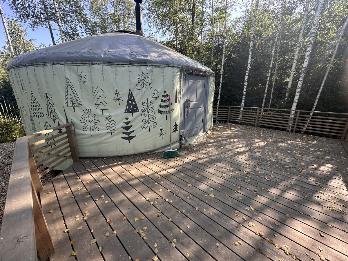 AvSpoon's tweet image. Проверяли сегодня стройку и юрту😇