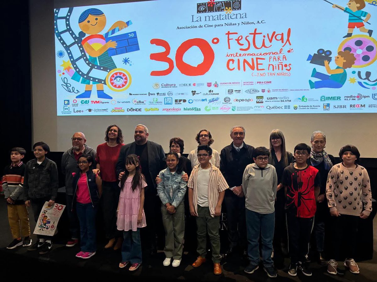 Québec en México (@quebecmx) on Twitter photo Este 29 de julio, nuestro agregado cultural Dominique Decorme, participó en la conferencia de prensa de la 30° edición del Festival <a href="/LaMatatenaAC/">La Matatena A.C.</a> ⚜️📰🇲🇽
📅 ¡Disfruta de esta excepcional programación de cine 🎥🍿 para niños y no tan niños del 4 al 10 de agosto! <a href="/CulturaCiudadMx/">Secretaría de Cultura de la Ciudad de México</a> Este 29 de julio, nuestro agregado cultural Dominique Decorme, participó en la conferencia de prensa de la 30° edición del Festival <a href="/LaMatatenaAC/">La Matatena A.C.</a> ⚜️📰🇲🇽
📅 ¡Disfruta de esta excepcional programación de cine 🎥🍿 para niños y no tan niños del 4 al 10 de agosto! <a href="/CulturaCiudadMx/">Secretaría de Cultura de la Ciudad de México</a>
