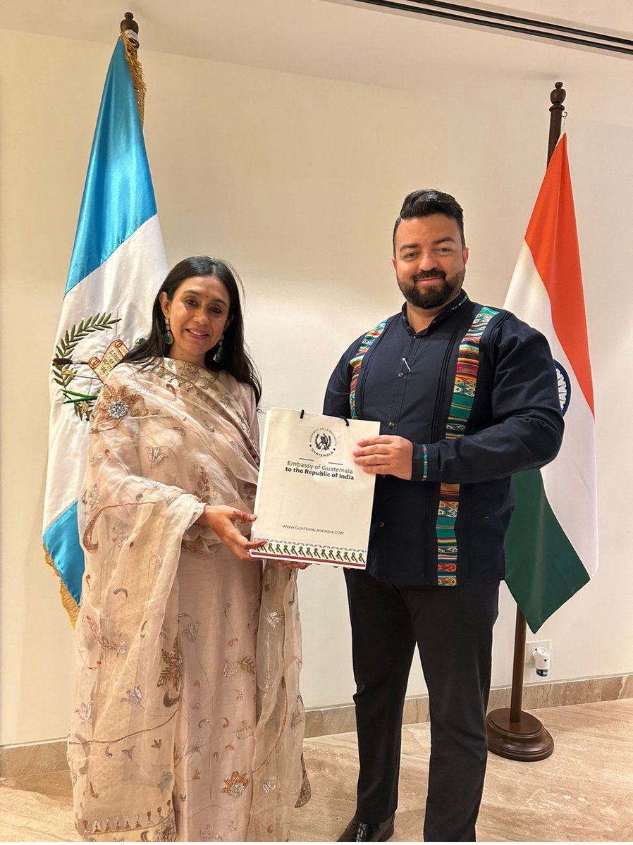 apra kuchhal (@aprakuchhal) on Twitter photo A land that felt like home-Guatemala
You gave me memories for life!
Tomorrow, I have the honour of revisiting that warmth and wonder
this time in conversation H.E. Mr. Omar Castañeda Solares, Ambassador of Guatemala to India <a href="/EmbGuaIndia/">Guatemala in India 🇬🇹</a>
Thank you <a href="/FoundationPK/">Prabha Khaitan Foundation</a> A land that felt like home-Guatemala
You gave me memories for life!
Tomorrow, I have the honour of revisiting that warmth and wonder
this time in conversation H.E. Mr. Omar Castañeda Solares, Ambassador of Guatemala to India <a href="/EmbGuaIndia/">Guatemala in India 🇬🇹</a>
Thank you <a href="/FoundationPK/">Prabha Khaitan Foundation</a>