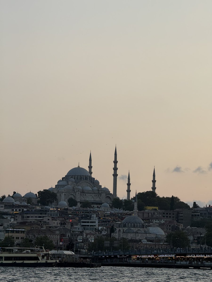 Bugüne dair 🌝 4 haftalık eğitimin sonuna geldik. Çok güzel ve verimli bir eğitim oldu. Emeği geçen tüm hocalarıma teşekkür ediyorum. 💐 Ayrıca Kilis ekibi olarak da harikaydık :) 
<a href="/Saziyegulkokulu/">Şaziye Gül KOKULU 🍉</a> <a href="/esraasagiir/">Esra Sağır</a> <a href="/bvyolcu/">Büşra</a>