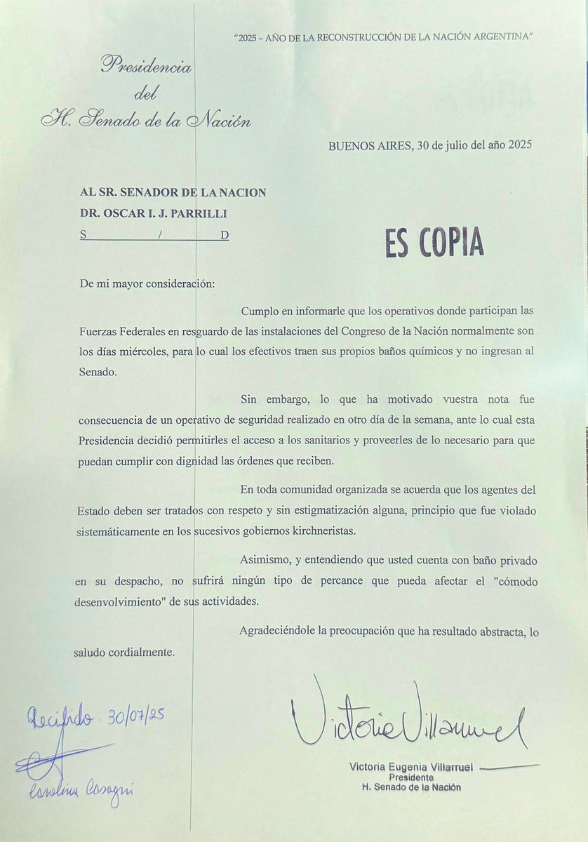 Los senadores kirchneristas reclamaron que las fuerzas federales no usen los baños e instalaciones del Senado. Hoy les respondí que mientras sea Vicepresidente  de la Nación, no hay lugar para la estigmatización de los uniformados. A Parrilli y su pandilla que no quieren ver