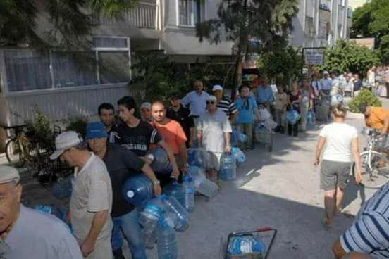 İzmir ‘de CHP’nin Eline kimse Su 
Dökemez..
Çünkü İzmir’de SU YOK