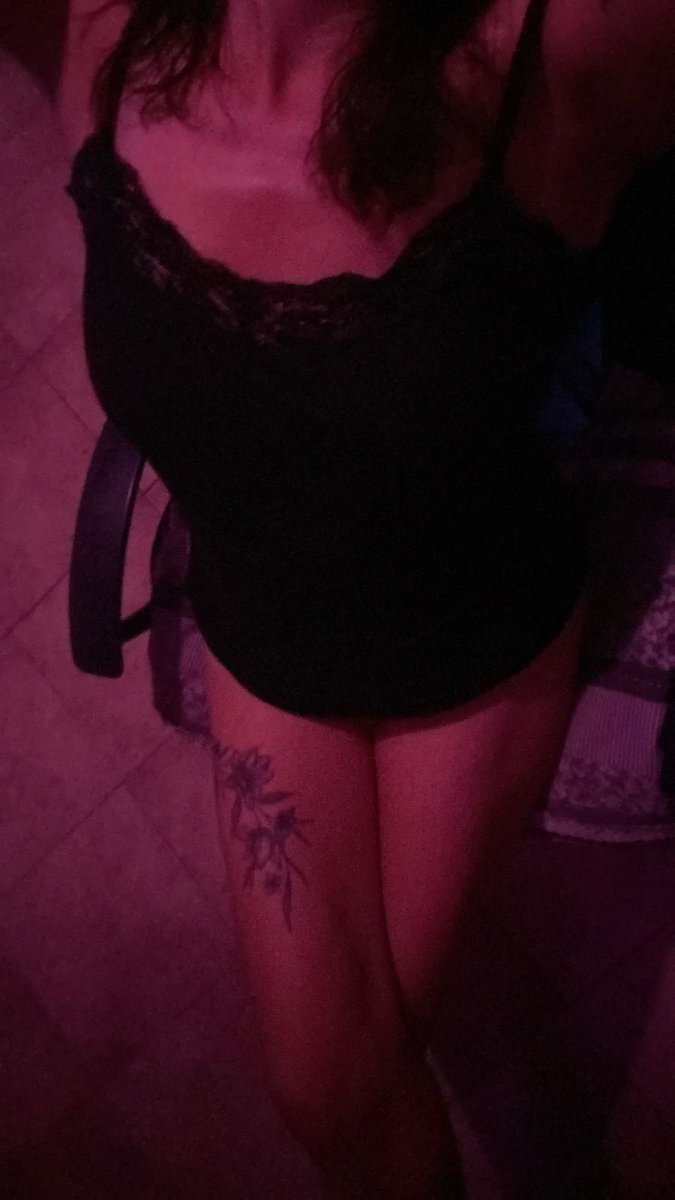 Que ganas de que estes aquí entre mis piernas 😈🥵
Solo tu sabes el como y dond💫
#swingersméxico 
#SwingersMéxicoCDMX