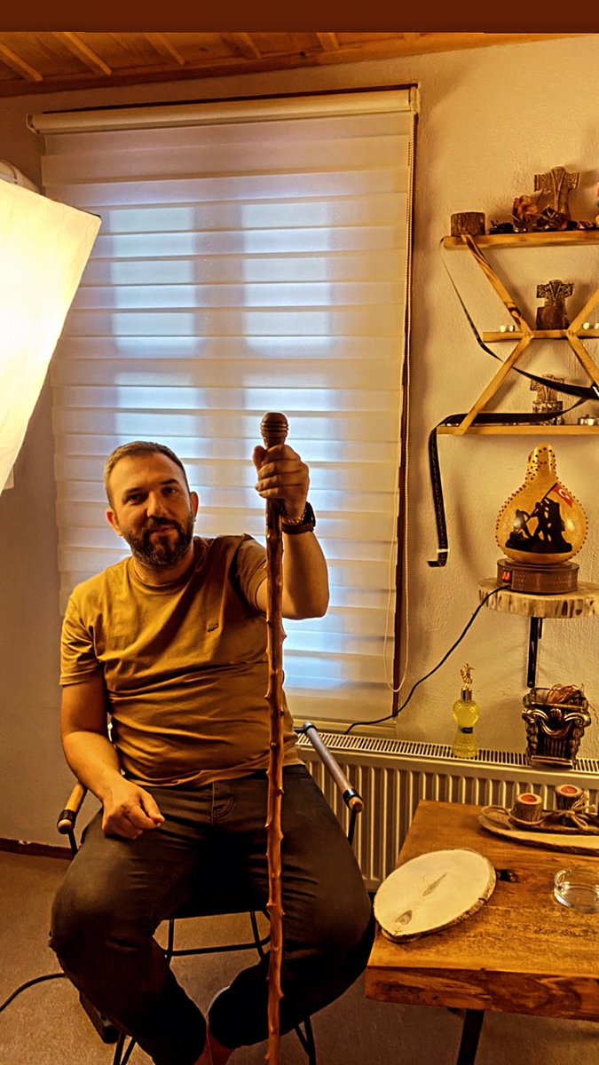 Her baston bir yolculuktur, her iz bir hikâye...
Yaptığım her işte iz bırakmak için yoldayım.