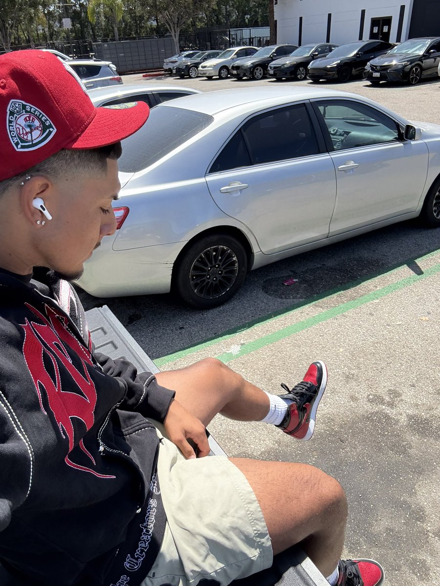 pech🇸🇻 (@pechdabagchaser) on Twitter photo 