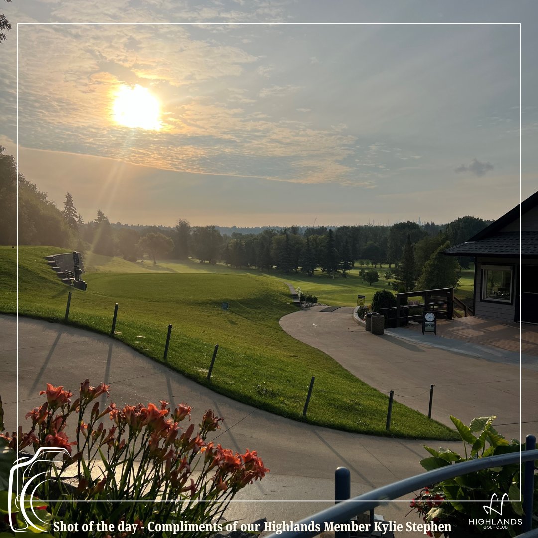 🌅Sunrise over Highlands from our Club Championship weekend!
This stunning #shotoftheday was sent in by our member Kylie Stephen, such a beautiful sight!
#Highlands #ClubChampionship #YEGGOLF #FineDining #Patioseason #Dining #lifeisgood