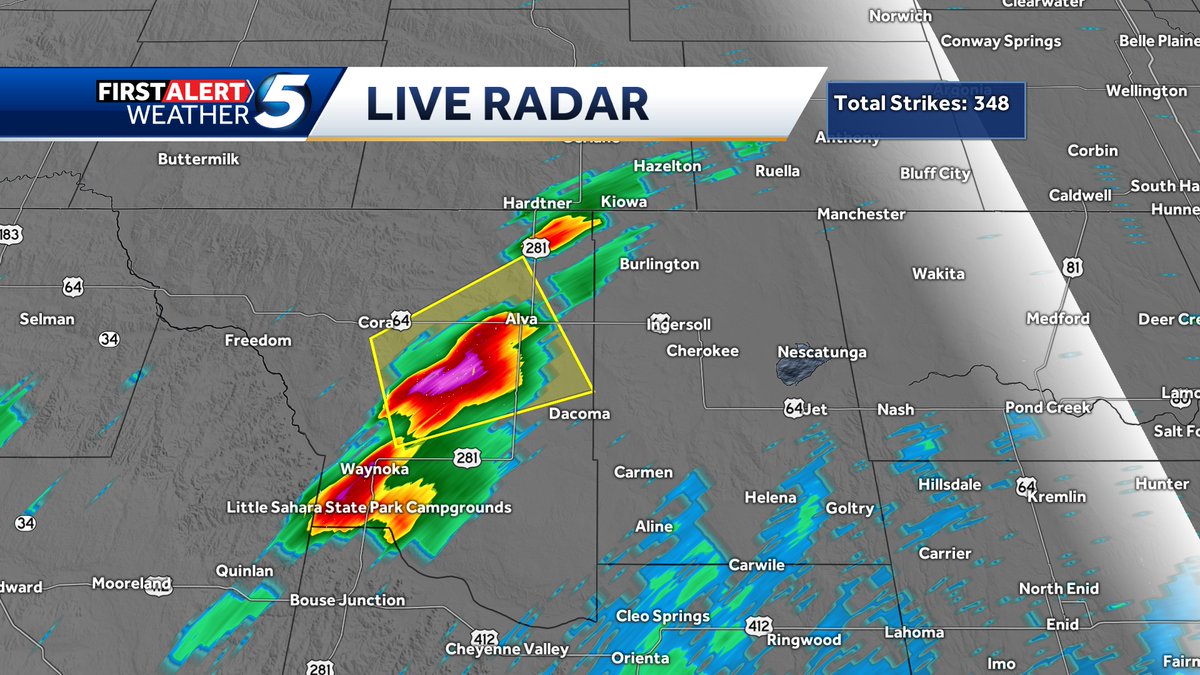 KOCOMichael's tweet image. 5:39 pm Wednesday. A storm in NW Oklahoma has intensified to severe levels with wind gusts to 60 mph possible. This storm is moving ne at 10 mph toward Alva. Another strong storm is located near Waynoka, but is not severe warned at this time.
#okwx #koco5