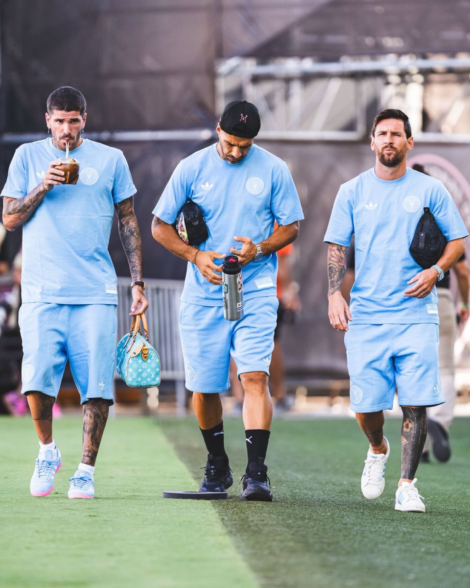 ميسي &amp; سواريز &amp; دي باول سويًا 💙