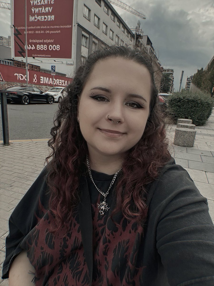 I used to hate my curly hair but now i geniuenly love it