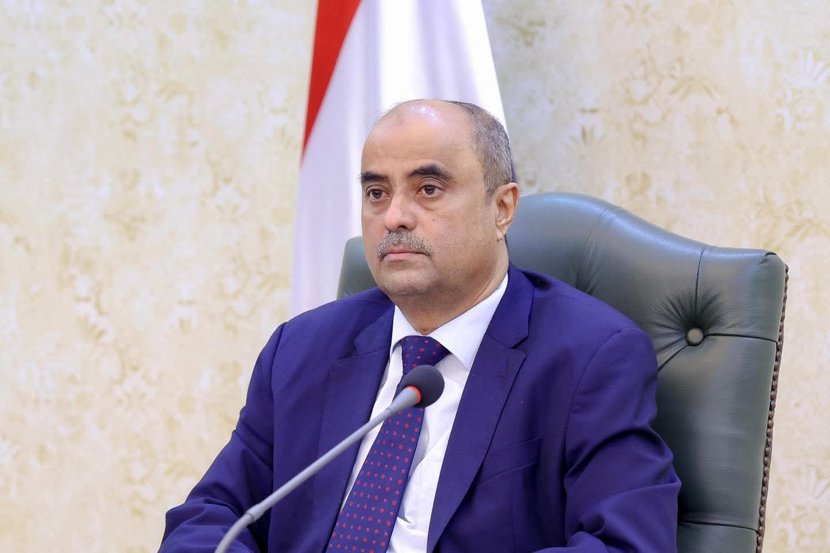 رئيس الوزراء من #عدن: لن نقبل بأي اختلال في الإيرادات، وموازنة 2026 خطوة فارقة نحو استعادة انتظام المالية العامة

تشديد الرقابة على الأسواق وضبط المتلاعبين بالأسعار لحماية المواطن أولويتنا
#اليمن
تفاصيل اضغط على الرابط 
facebook.com/share/p/1Ax575…