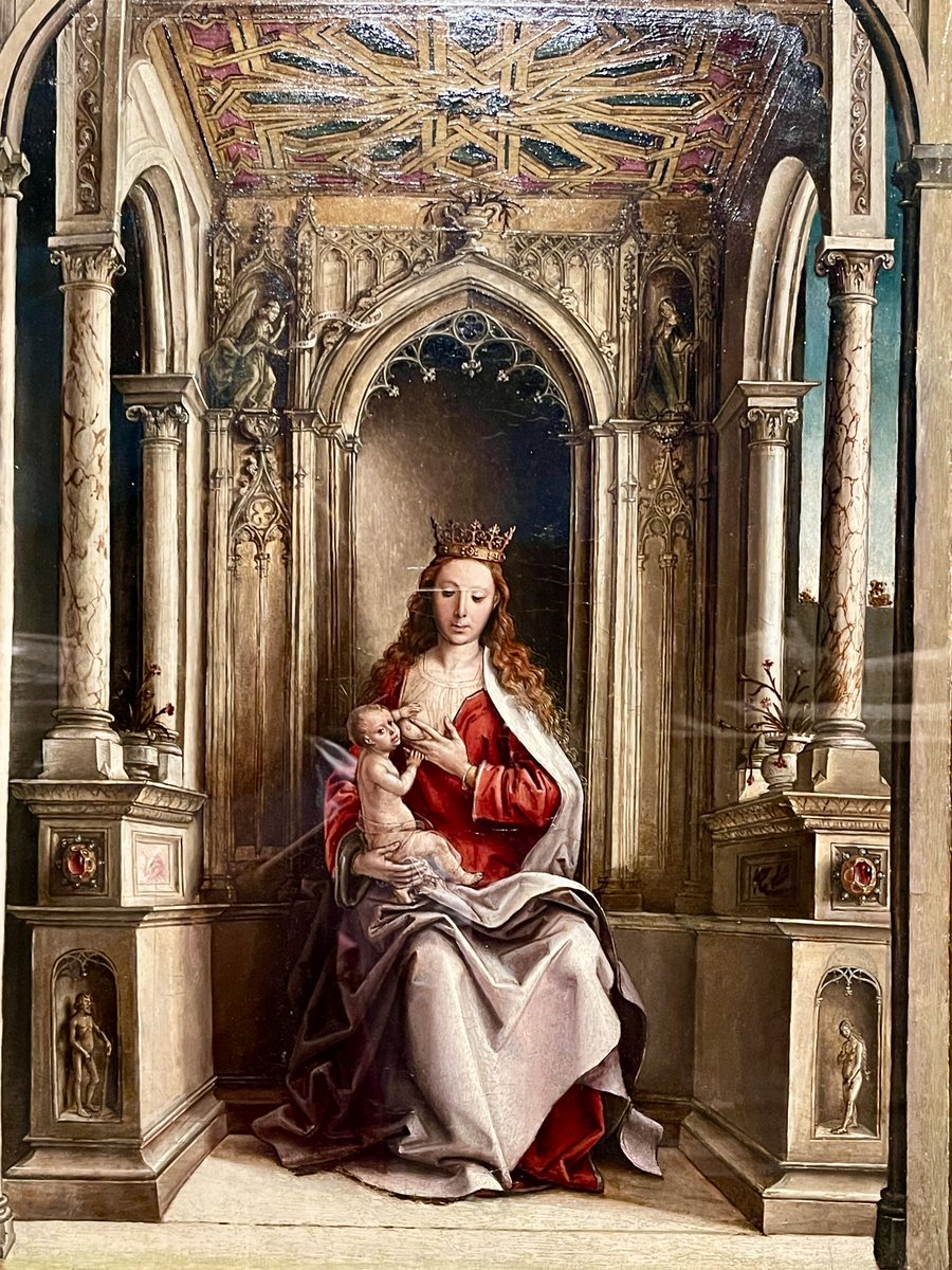 Qué ilusión comprobar que "la Virgen con el niño" de Pedro Berruguete (h. 1500) ha vuelto al Museo de San Isidro, Orígenes de Madrid, para estar junto al cenotafio de Beatriz Galindo, La Latina, quien se cree lo encargó para la capilla de su hospital.