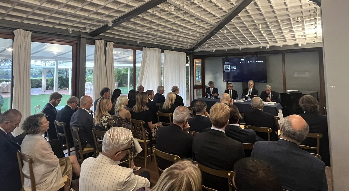 gasparripdl's tweet photo. Sto parlando di ‘rigenerazione urbana’ e del lavoro di @forza_italia all’evento di #ASPESI, ospite del presidente Oriana, e nel quale si è presentato un progetto interessante di riqualificazione per il centro storico della Capitale. https://t.co/8lQbgDsjAQ