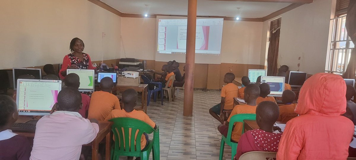 SharebilityUg's tweet image. #EdifyEdTech mentorship visit 2 at Amazing grace Junior School. The learners are seriously working on their project and I hope for good results. This is Mukono District. #Sharebilityedutech