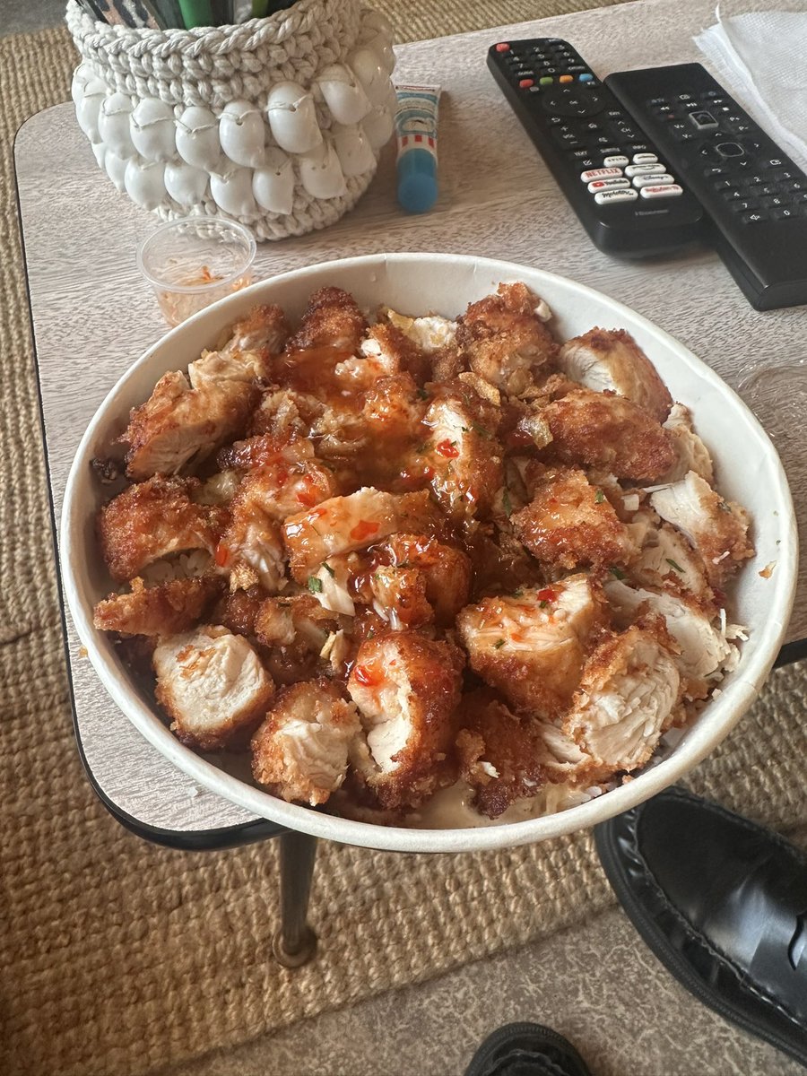 PLAY THE SONG tweet media