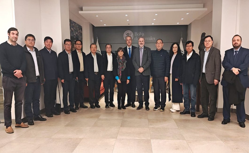 ASA recibió a una delegación de breeders y científicos chinos para fortalecer la cooperación en genética y seguridad alimentaria

Más info en: lnkd.in/dCcZ6EMN

 #InnovaciónEnElCampo #BPA #ASA #AgroArgentino #Biotecnología #InnovaciónAgrícola