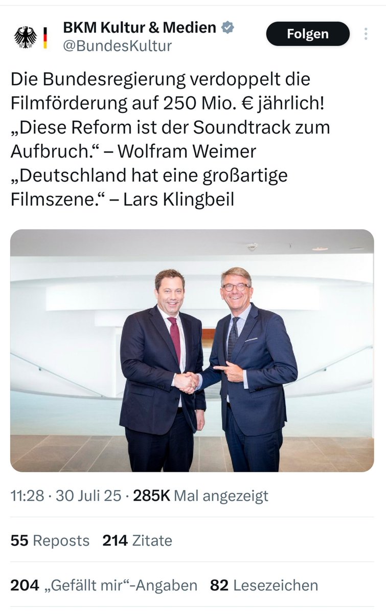 <a href="/BundesKultur/">BKM Kultur & Medien</a> Gekaufte "Kunst" - eines der sichersten Zeichen des Totalitarismus.

Neben 250 Likes bei 250.000 Einblendungen des Tweets. 

Warum kann eigentlich ein Ministerium politische Werbung auf <a href="/XDACH/">X DACH</a> kaufen, die Opposition aber nicht?