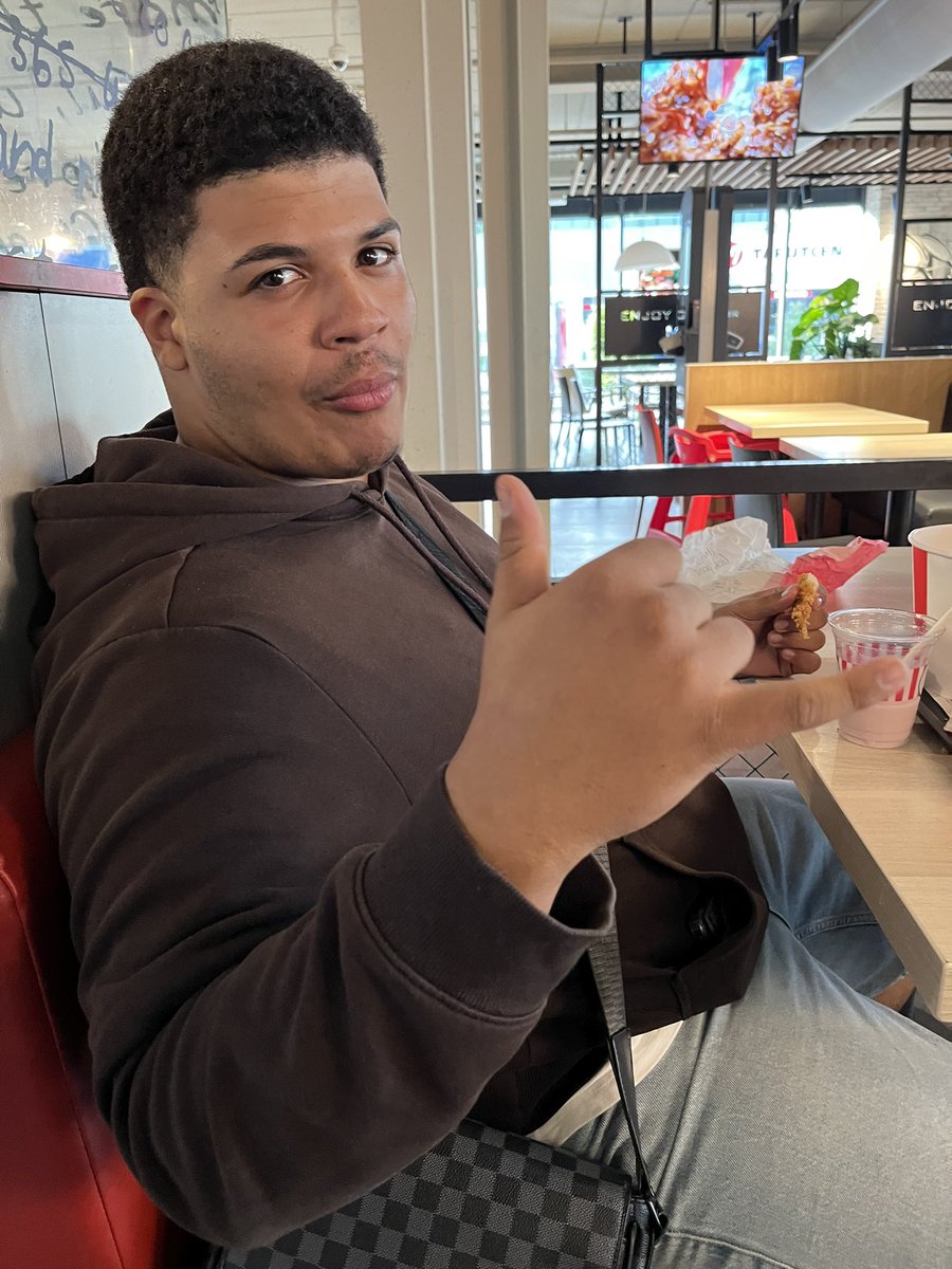 YOOOOO I JUS GOT THE N WORD PASS AT #COE2025 #WheremyYnsat 
#ripkingvon
#Whowanttobemyfirstopp