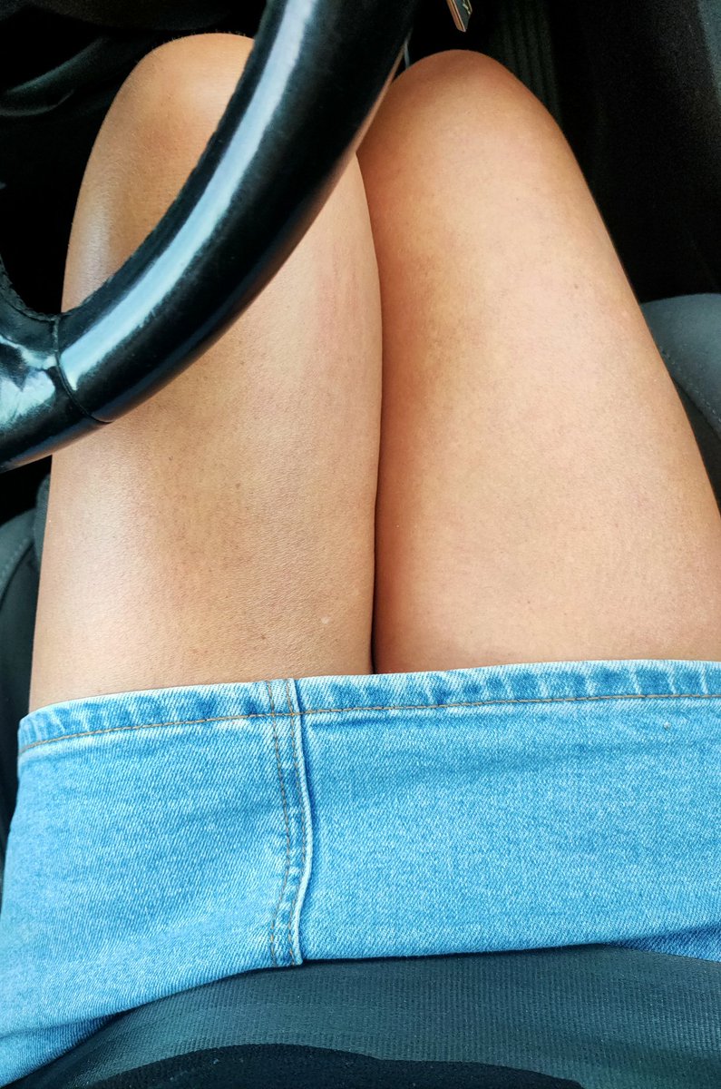 Hey vous ! 
Je rentre et on se retrouve ici d'ici 20mns ? 
fr.cam4.com/hotchachoune/f…

Belle soirée à ceux qui pourront pas 😘✨