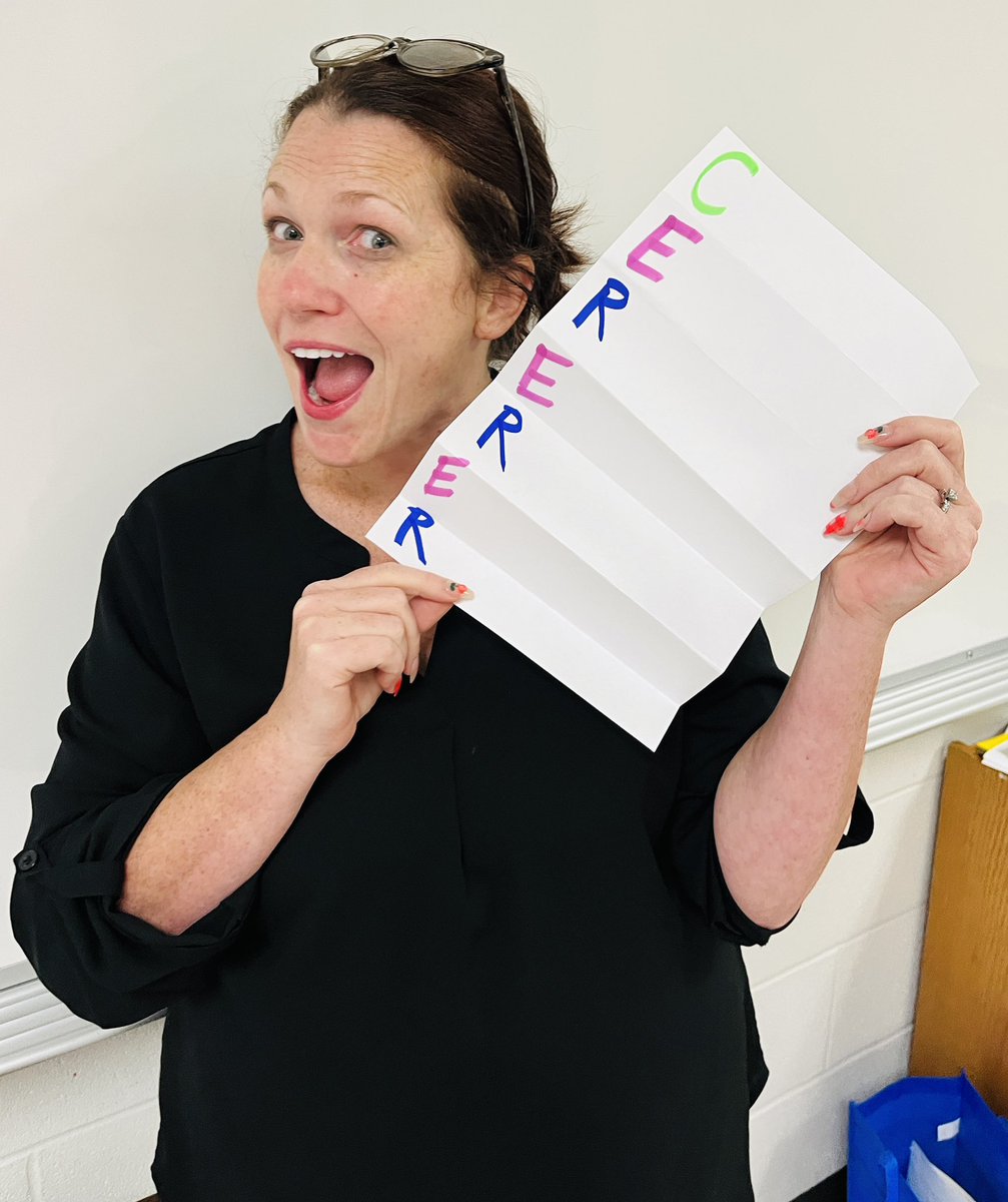 FBISDLiteracy's tweet photo. Secondary ELA Coordinator, Sara, is equipping new teachers with powerful planning strategies and best practices to internalize content and set students up for success 💡📚Her session at #FBISDNTO is a masterclass in purposeful planning! @FortBendISD #ELAexcellence https://t.co/ljVFHGVhVW