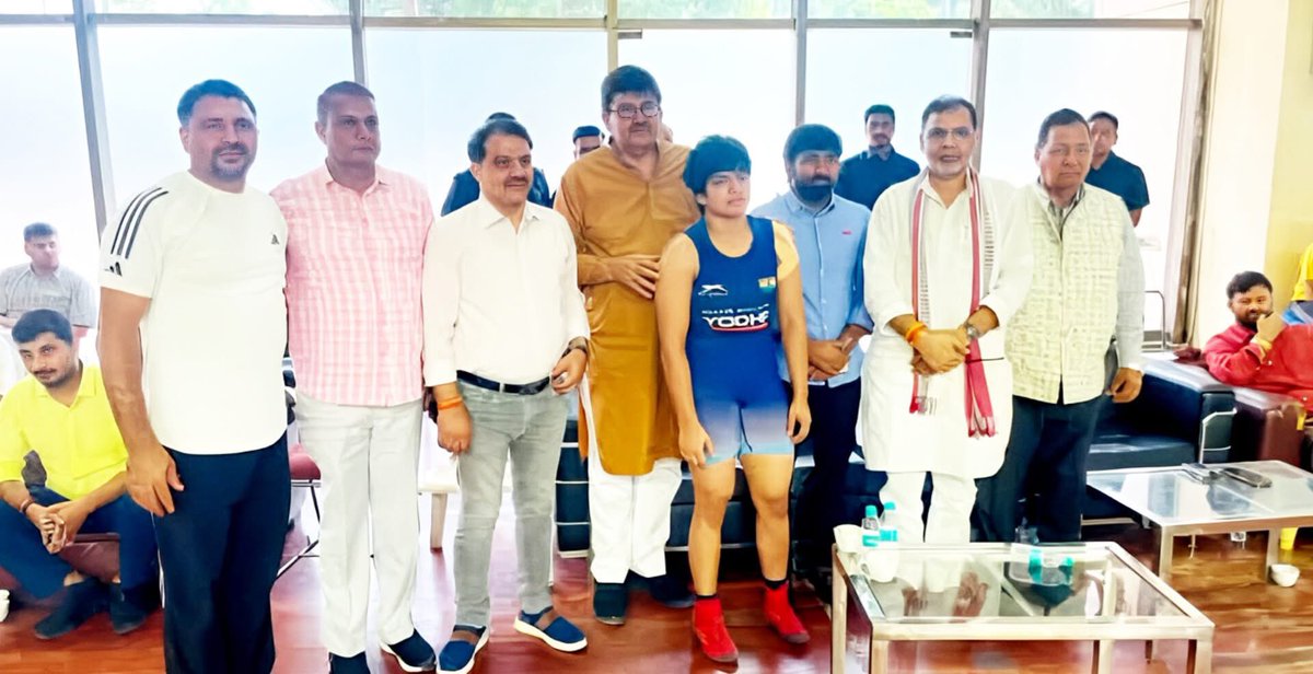 अनंगपुर जिस गांव को तोड़ने की बात चल रही उस गांव की बेटी मानसी भड़ाना ने रचा इतिहास 
वर्ल्ड चैंपियनशिप मे बनाई जगह 

बहुत बहुत बधाई शुभकामनाएं!  🙏🏻