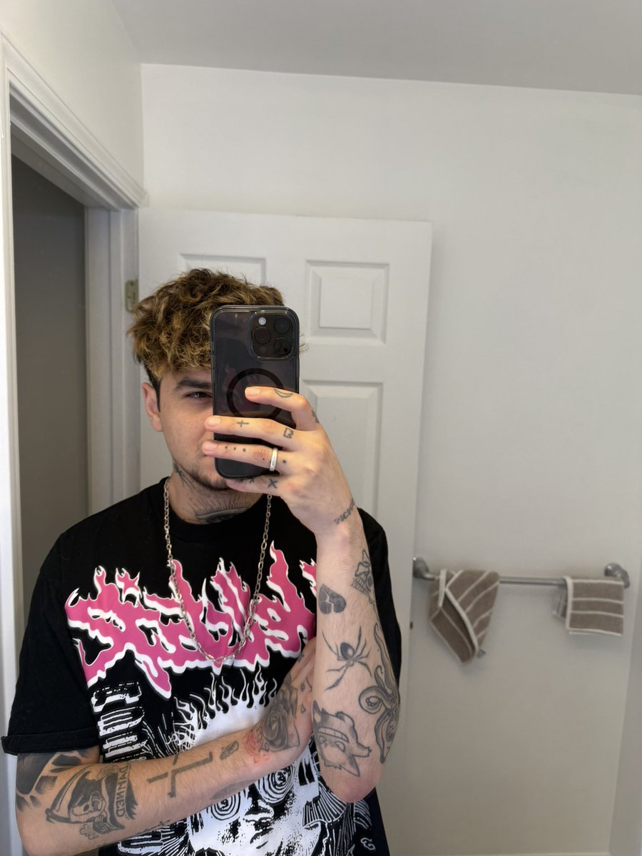 DUBZ 🐺 tweet media