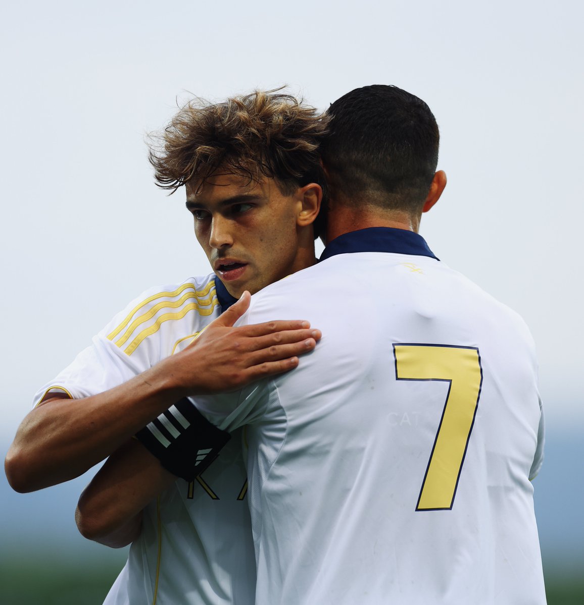 مساء الخير 💛
يا النصراويين  كيف شفتوا مستوى لاعبنا الجديد جواو فيليكس