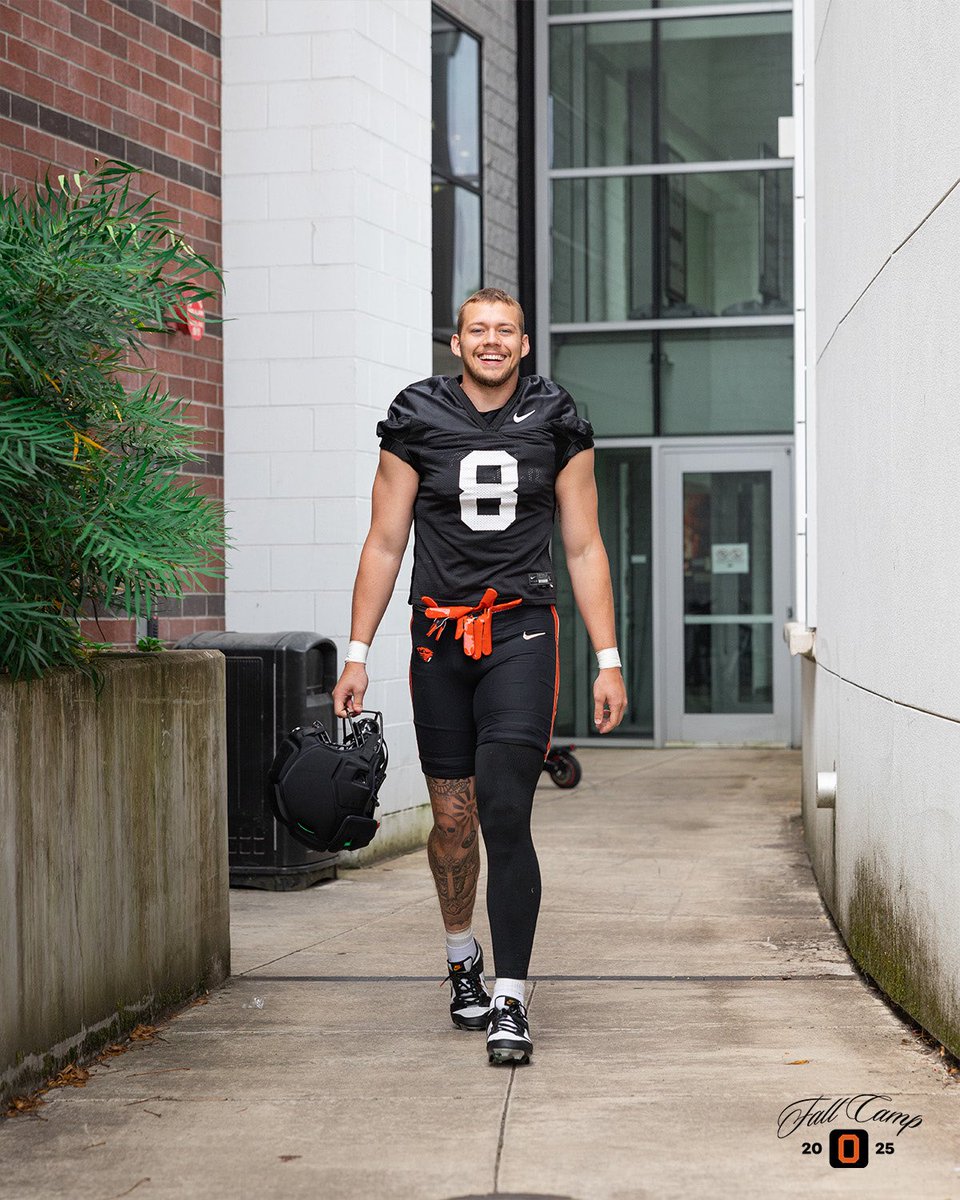 BeaverFootball's tweet photo. the boys are back 📸 https://t.co/wEeLbyJlvB